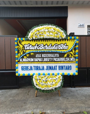 Papan Bunga Duka di Padasenang